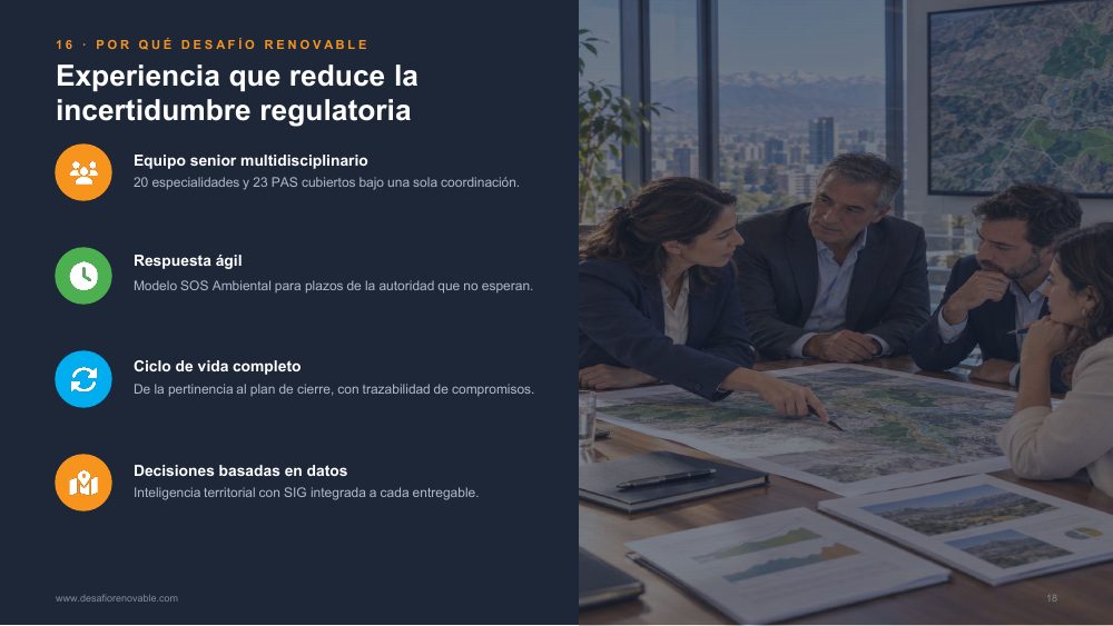 Equipo trabajando en estrategia territorial y ambiental